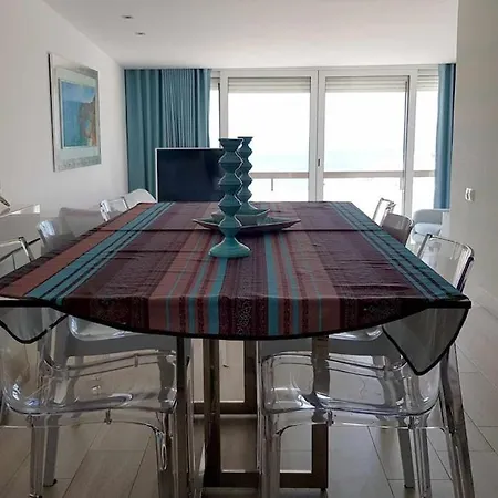 Albufeira, One Step Into The Water Apartmán