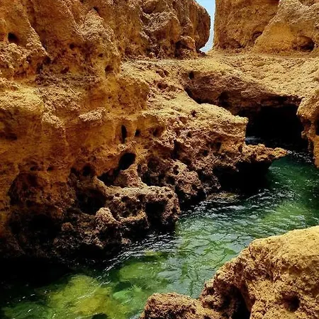 Albufeira, One Step Into The Water דירה *